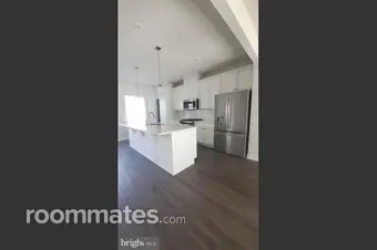 Room for rent in Fredericksburg, VA $1300, townhouse