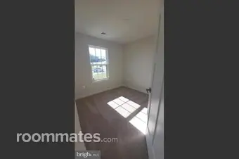 Room for rent in Fredericksburg, VA $1300, townhouse