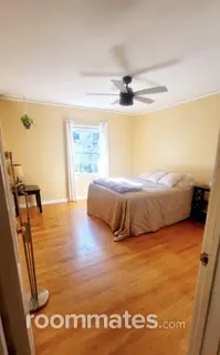 Room for rent in Sherman Oaks, CA $1600, house