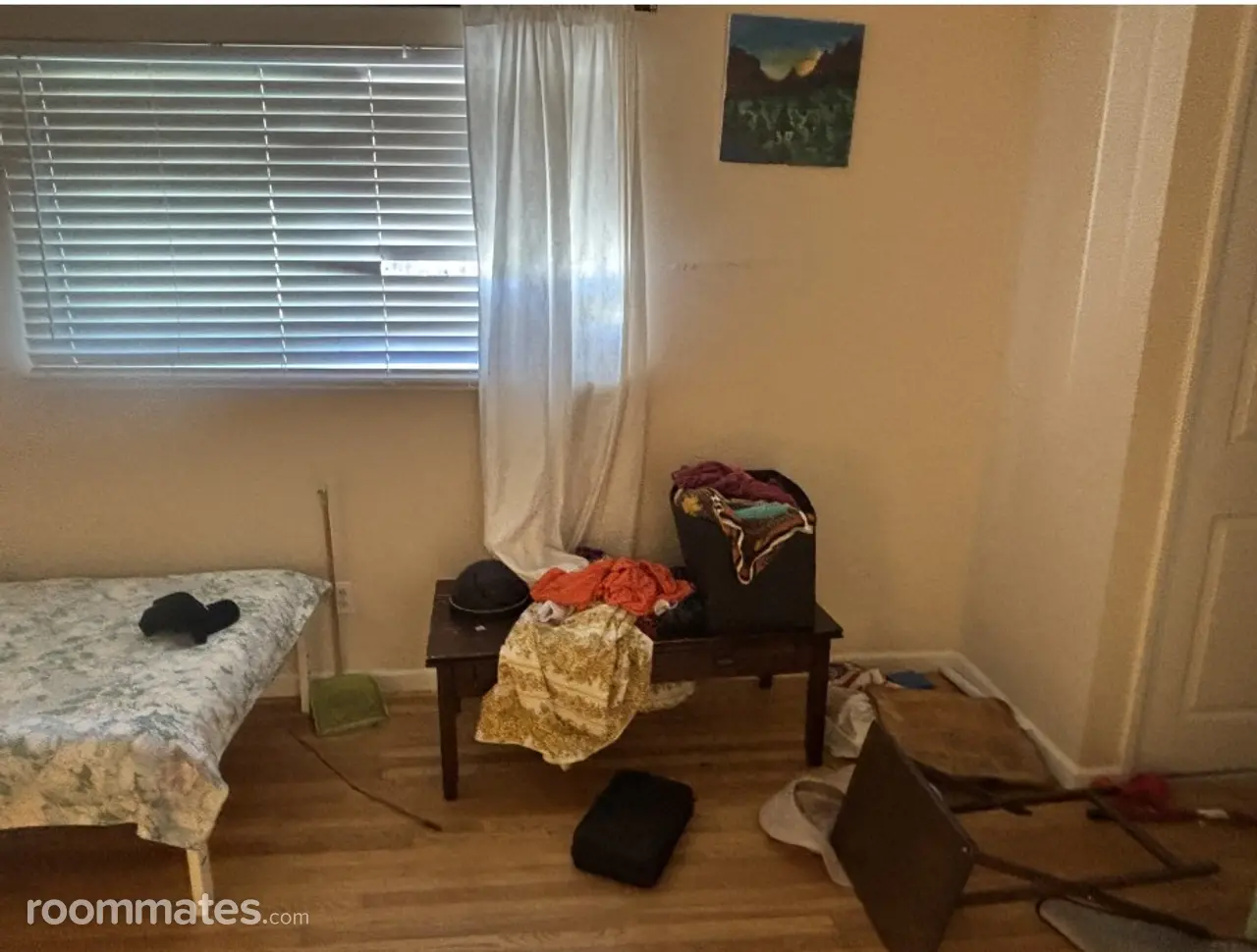 Room for rent in Sacramento, CA $1250, house