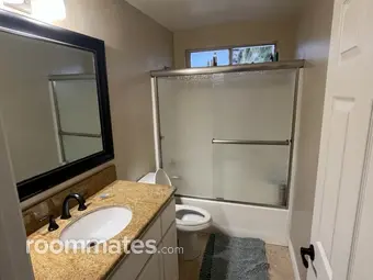 Room for rent in Oceanside, CA $925, house