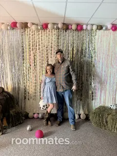 Roommate looking Bennington, NE, $1000