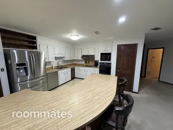 Room for rent in Pensacola, FL $1050, house