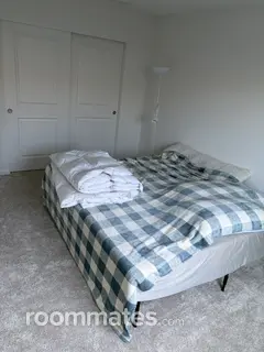 Room for rent in Aurora, IL $1000, townhouse