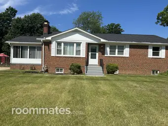 Room for rent in Suitland, MD $802, house