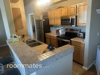 Room for rent in Phoenix, AZ $1300, condo