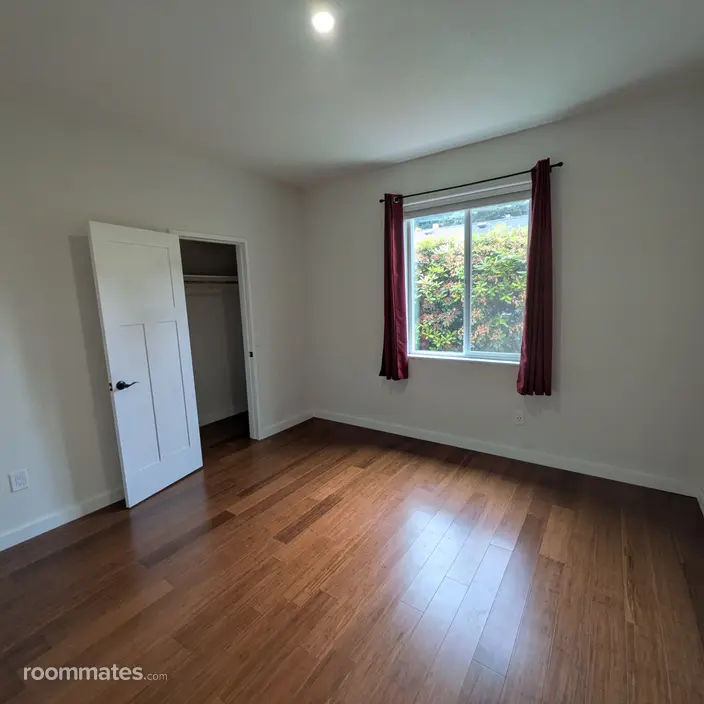 Room for rent in Gresham, OR $1000, house