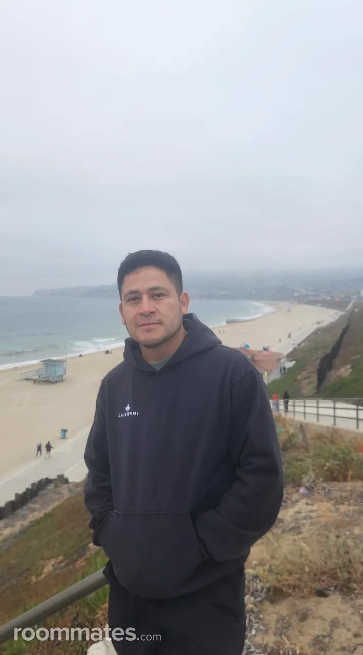 Profile photo 4 of 4