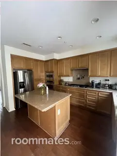 Room for rent in Newport Beach, CA $1300, townhouse