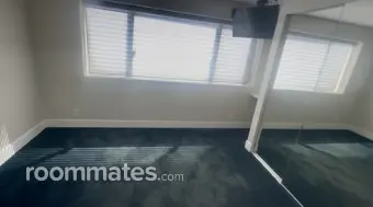 Room for rent in Huntington Beach, CA $2500, house