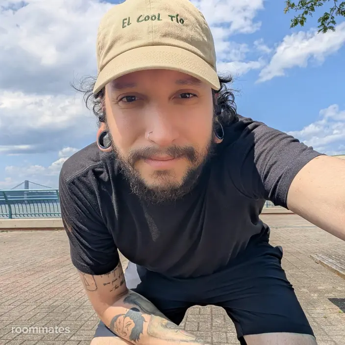 Roommate looking Brooklyn, NY, $1000