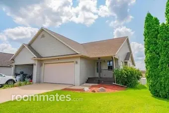 Room for rent in Evansville, WI $750, house