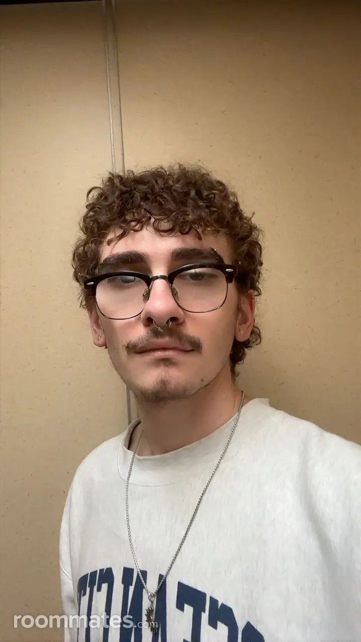 Profile photo 3 of 4
