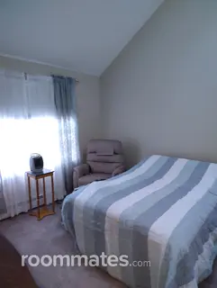 Room for rent in Hooksett, NH $1000, house
