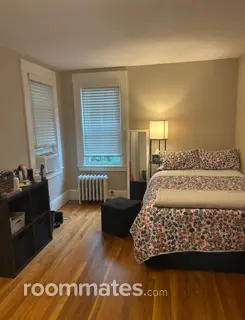 Room for rent in Newton, MA $945, house