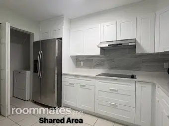 Room for rent in Coral Springs, FL $900, condo