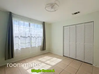 Room for rent in Coral Springs, FL $900, condo