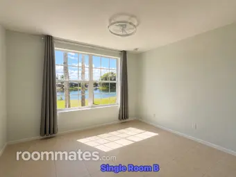 Room for rent in Coral Springs, FL $900, condo