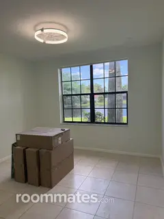 Room for rent in Coral Springs, FL $900, condo