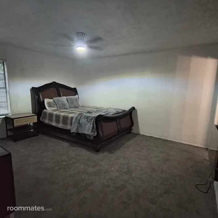 Room for rent in Edmond, OK $800, house