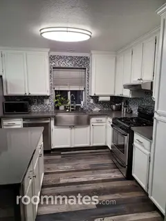 Room for rent in Riverbank, CA $800, house