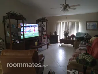 Room for rent in Cape Coral, FL $800, house