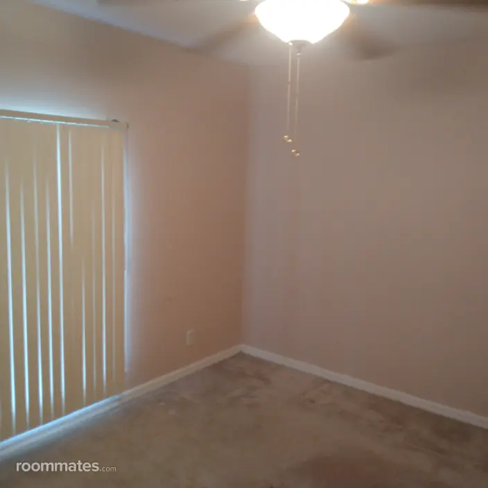 Room for rent in Cape Coral, FL $700, house