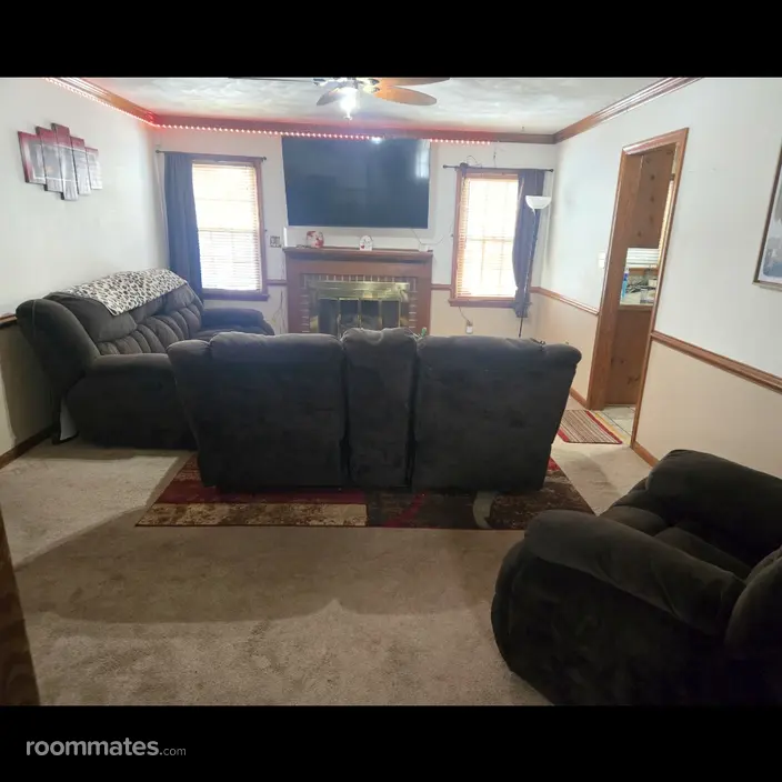 Room for rent in Chesapeake, VA $1000, house