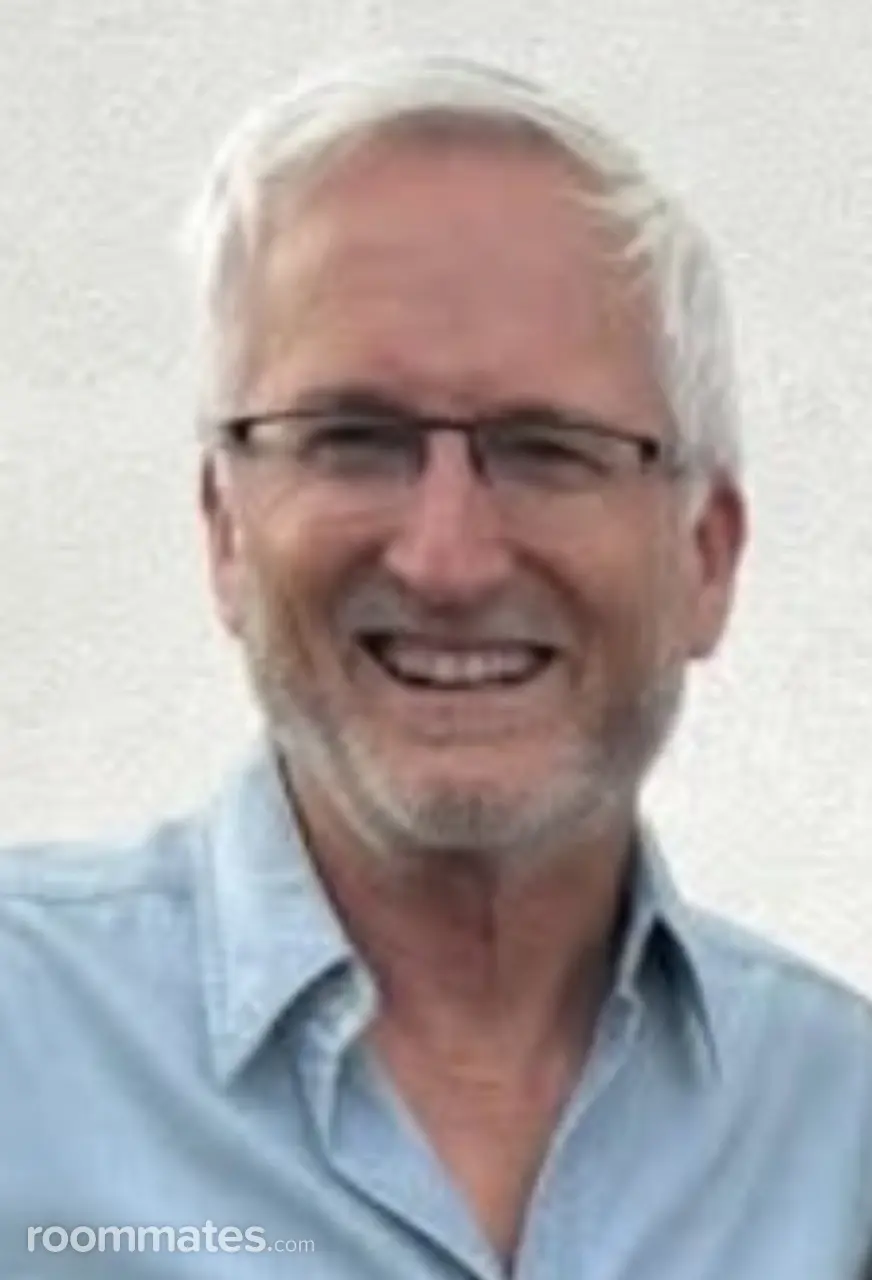 Profile photo 4 of 4