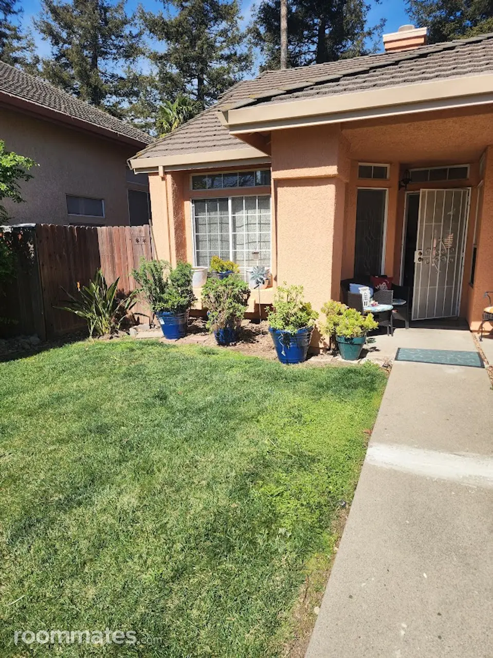 Room for rent in Sacramento, CA $1250, house