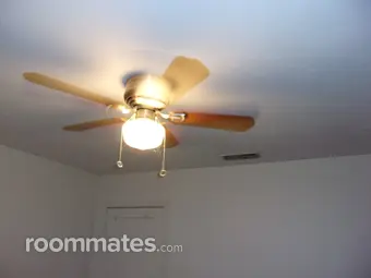 Room for rent in St. Petersburg, FL $800, house
