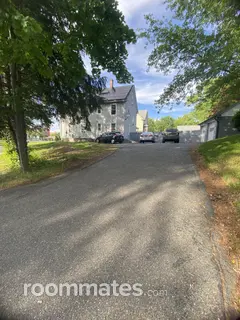 Room for rent in Torrington, CT $700, house