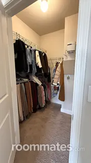 Room for rent in Overland Park, KS $800, apartment