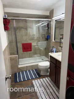 Room for rent in Secaucus, NJ $1350, condo