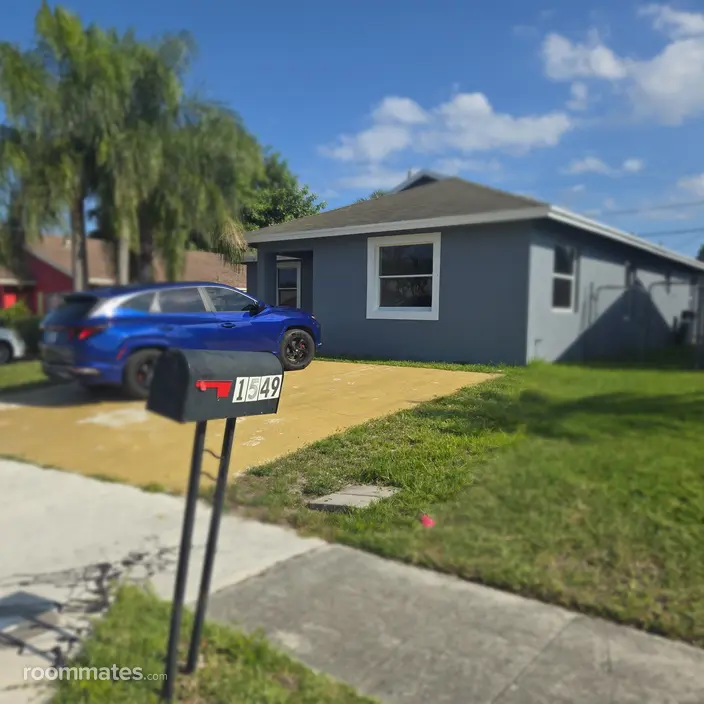 Room for rent in West Palm Beach, FL $1300, house