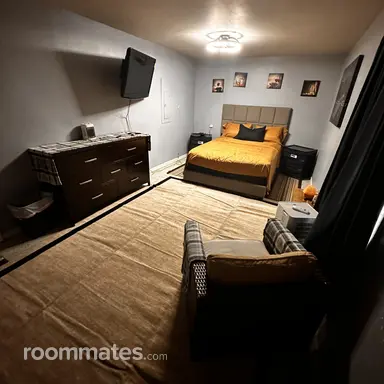 Room for rent in College Park, GA $700, house