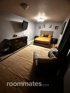 Room for rent in College Park, GA $700, house