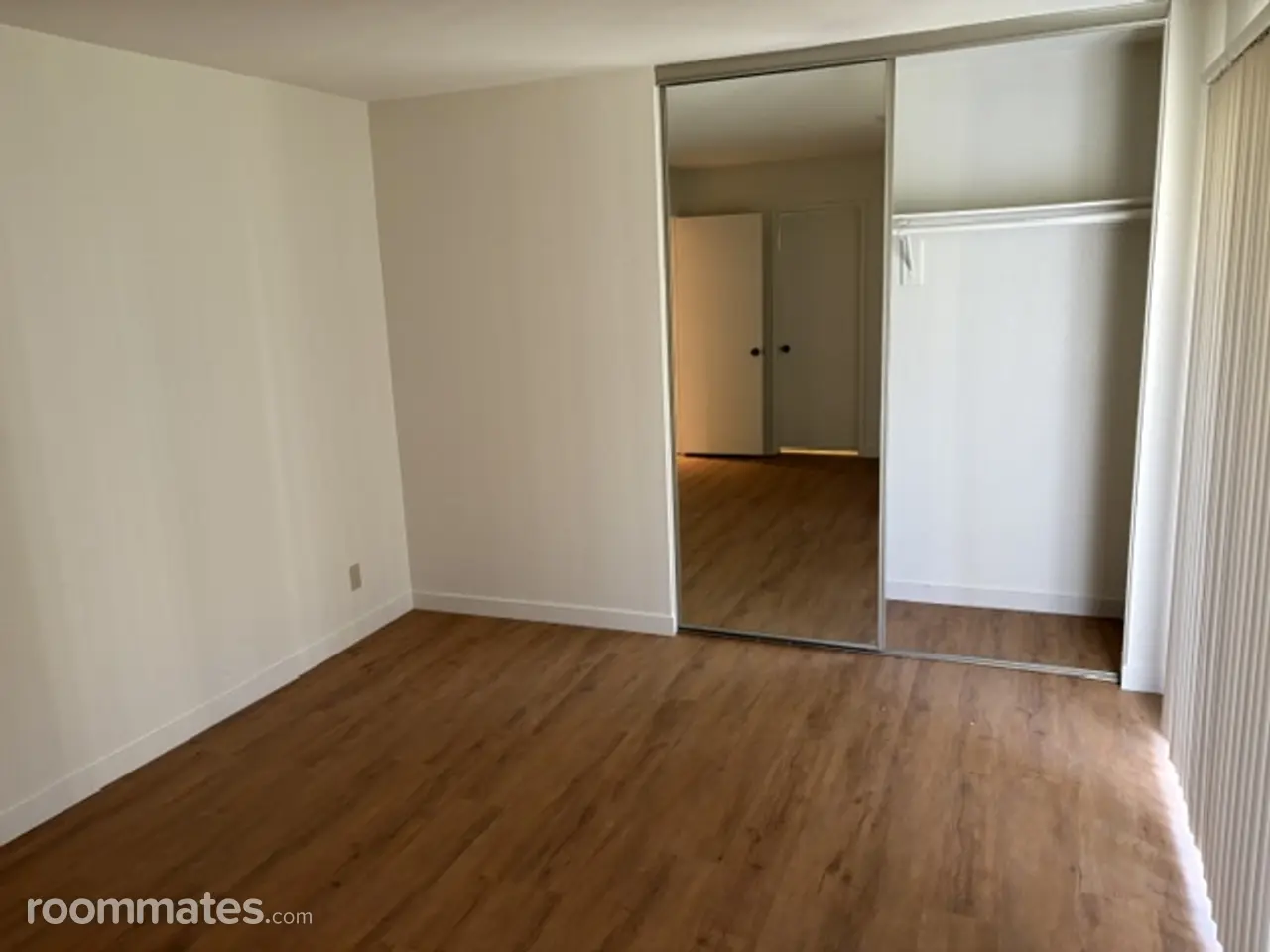 Room for rent in Cathedral City, CA $1150, condo
