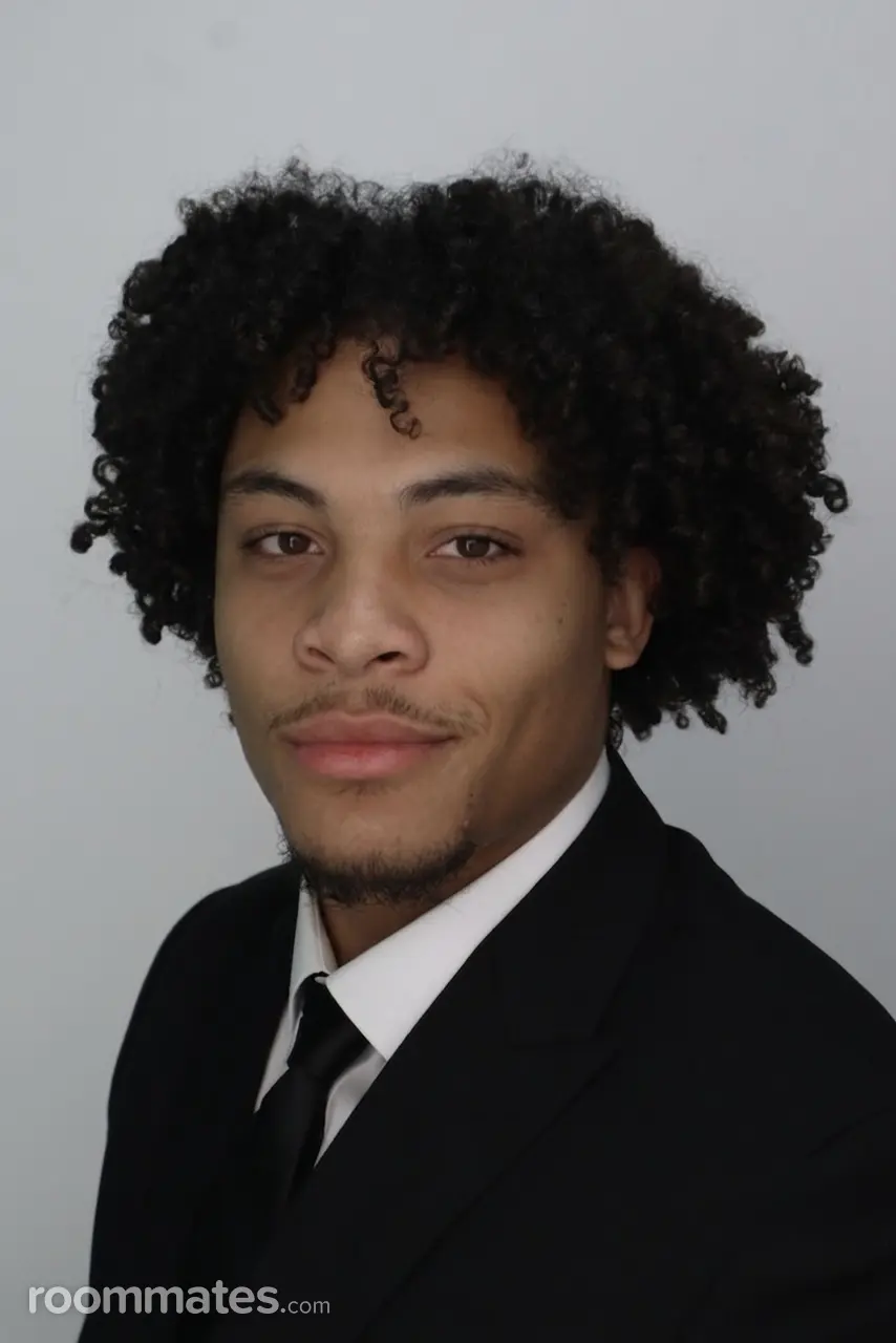 Profile photo 6 of 6