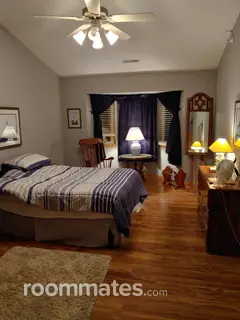 Room for rent in Waukesha, WI $900, condo