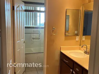 Room for rent in Anaheim, CA $1250, house