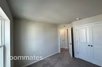 Room for rent in White Plains, MD $1000, townhouse