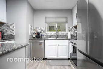 Room for rent in Escondido, CA $1700, condo