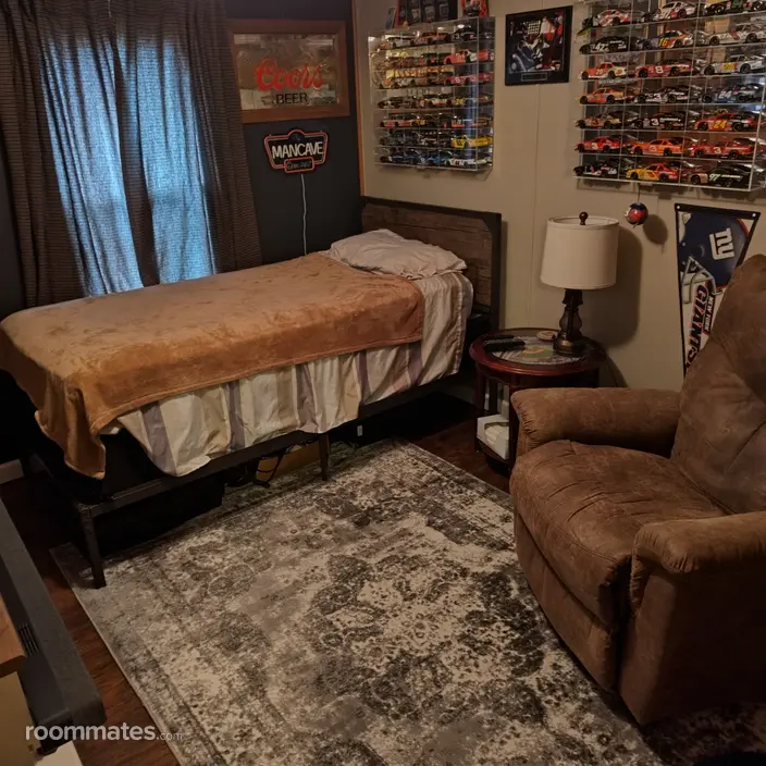 Room for rent in North Brunswick, NJ $800, house