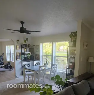 Room for rent in Front Royal, VA $900, house