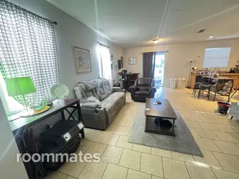 Room for rent in Apollo Beach, FL $750, house