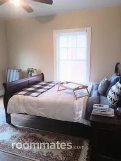 Room for rent in Detroit, MI $900, house