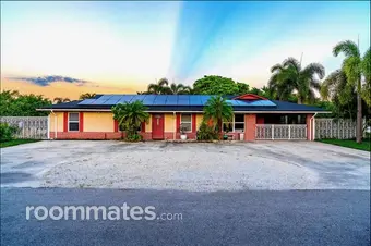 Room for rent in Lake Worth, FL $1200, house