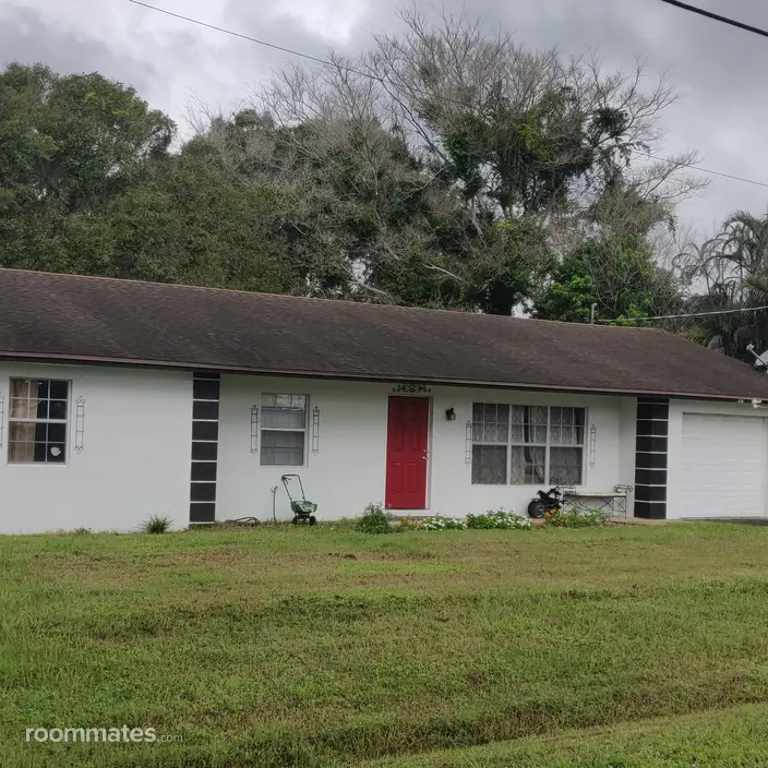 Room for rent in Vero Beach, FL $1000, house