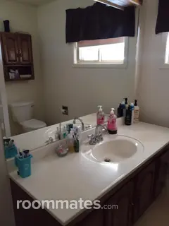 Room for rent in Commerce City, CO $1100, house